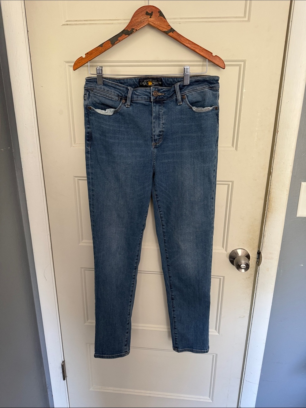 Lucky Brand Women’s Skinny Jeans in Medium Blue Wash